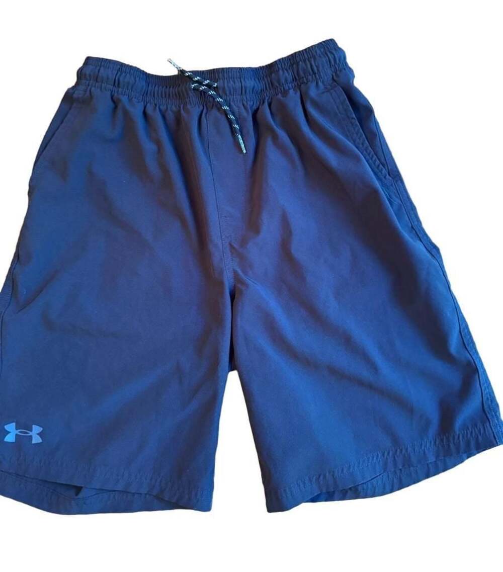 Under Armour boys 6" Tech Dock Short in black B1352
Xl youth
